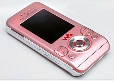 pink_sony_ericsson_w580.jpg